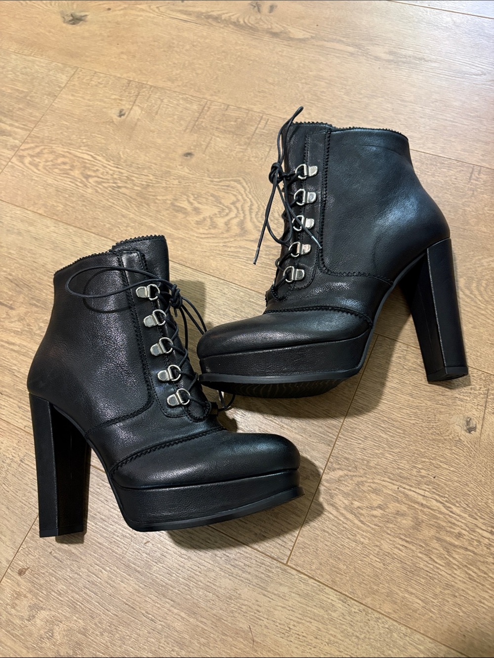 Stuart Weitzman Black Leather Platform Lace-Up Ankle Boots